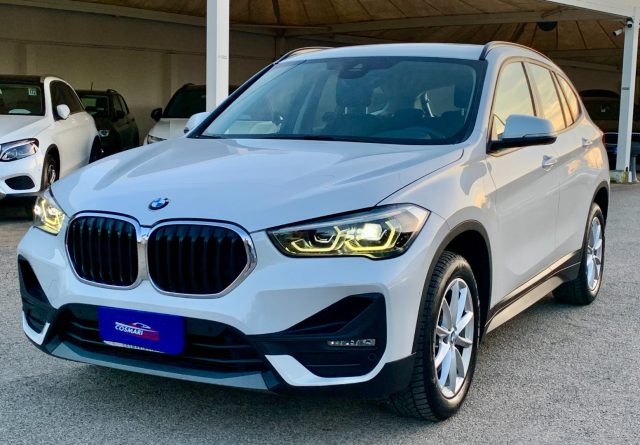 BMW X1 xDrive18d Sport Luci Ambient Immagine 2