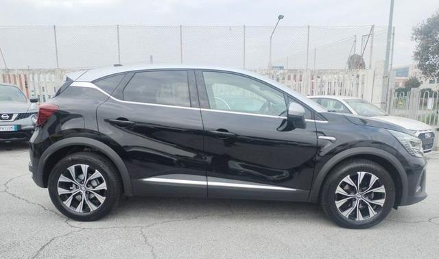 RENAULT Captur TCe 90 CV Techno OK NEOPATENTATI Immagine 1