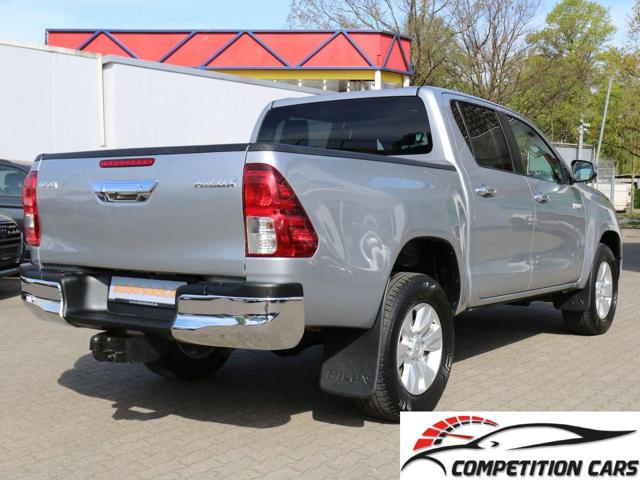 TOYOTA Hilux 2.4 D-4D 4WD Double Cab DUTY TELECAMERA DAB Immagine 3