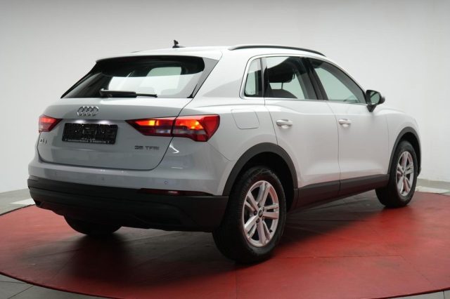 AUDI Q3 35 TFSI Business Immagine 1