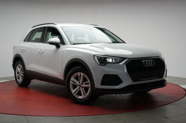 AUDI Q3 35 TFSI Business Immagine 2