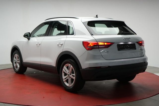 AUDI Q3 35 TFSI Business Immagine 3