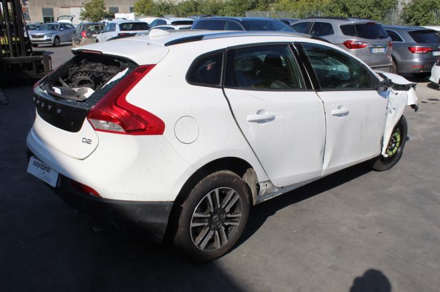 VOLVO V40 Cross Country 2.0 D2 120CV BUSINESS CAMBIO MANUALE Immagine 4