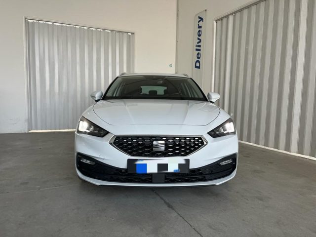 SEAT Leon Sportstourer 1.5 eTSI 150 CV DSG Xcellence Immagine 1