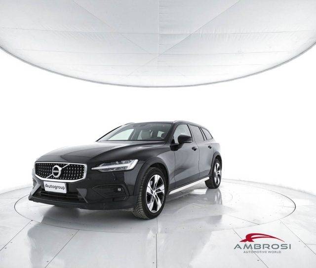 VOLVO V60 Cross Country B4 (d) AWD Geartronic Business Pro Line Immagine 0