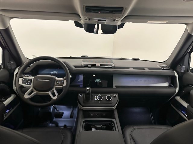 LAND ROVER Defender 110 3.0D I6 200 CV AWD Auto SE Immagine 3