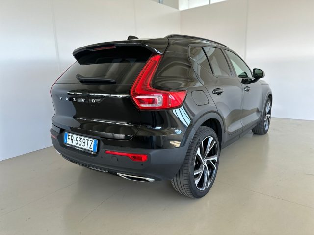 VOLVO XC40 D3 AWD Geartronic  R-DESIGN Immagine 1