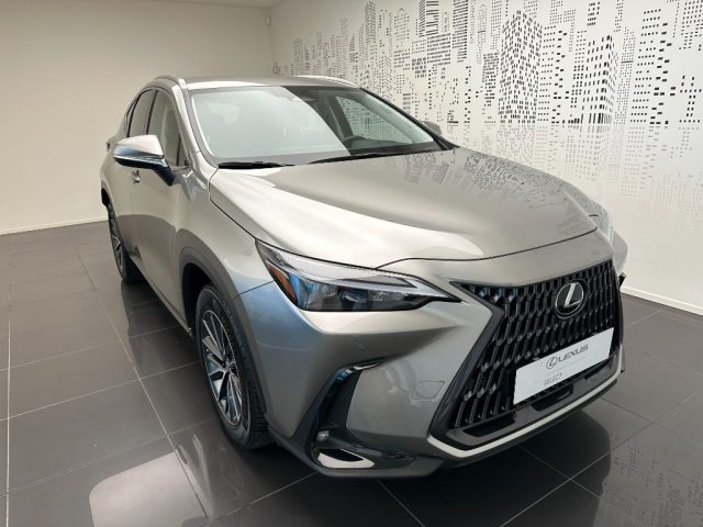 LEXUS NX 450h Plug-in 4WD Premium Immagine 1