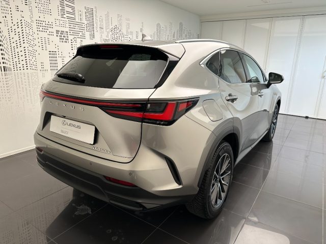 LEXUS NX 450h Plug-in 4WD Premium Immagine 2