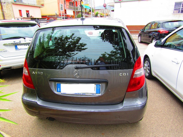 MERCEDES-BENZ A 160 CDI BlueEFFICIENCY Executive Immagine 3