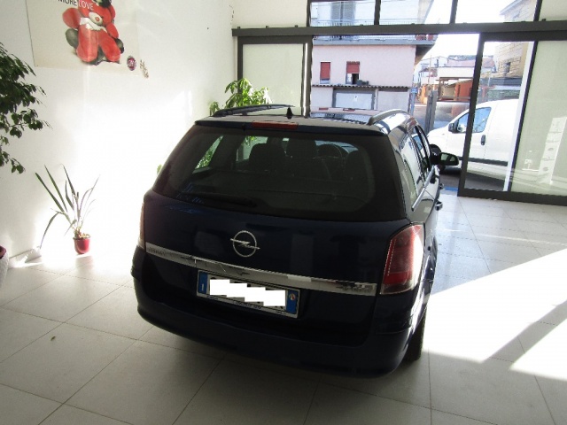 OPEL Astra 1.7 CDTI 80CV Station Wagon Enjoy Immagine 3