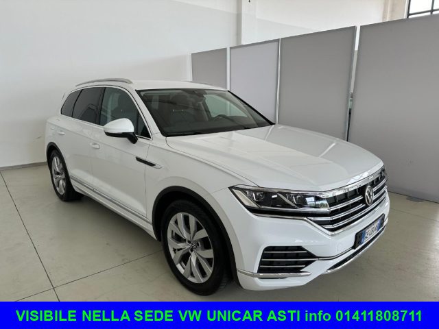 VOLKSWAGEN Touareg 3.0 V6 TURBO DIESEL SCR Elegance Immagine 2