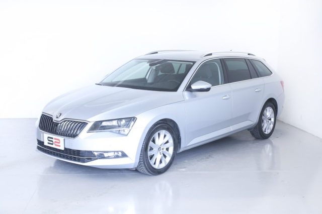 SKODA Superb 2.0 TDI 190 CV SCR DSG 4x4 Wagon Executive Immagine 2