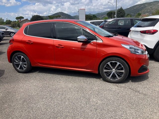 PEUGEOT 208 BlueHDi 75CV 5 porte Allure Immagine 2