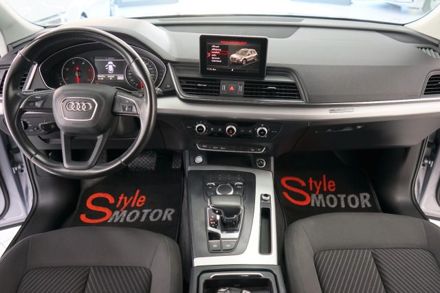 AUDI Q5 2.0 TDI quattro Business Immagine 4