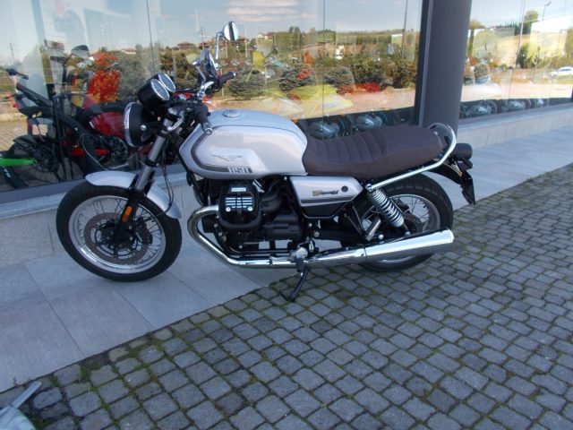 MOTO GUZZI V7 SPECIAL 2023 Immagine 0