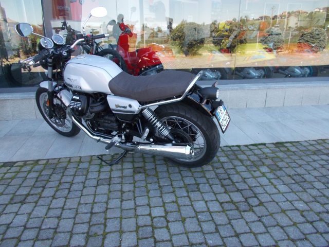 MOTO GUZZI V7 SPECIAL 2023 Immagine 1