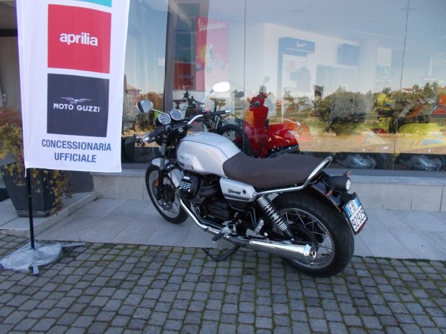 MOTO GUZZI V7 SPECIAL 2023 Immagine 2