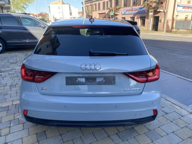 AUDI A1 SPB SPORTBACK 25 TFSI S Line LED-APPS-RETROCAM-17" Immagine 3