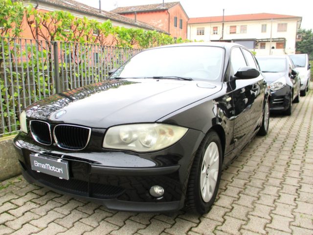 BMW 118 Nero pastello