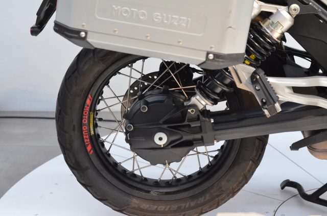 MOTO GUZZI V85 TT 2019 - TRIS VALIGE ORIGINALI Immagine 1