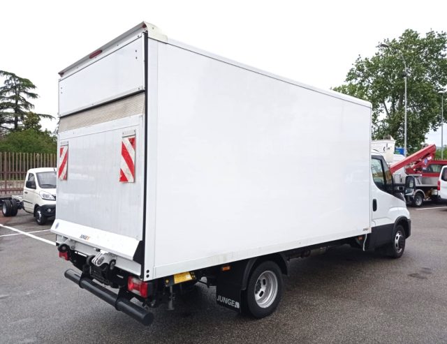 IVECO Daily 35C16H + sponda idraulica Immagine 3