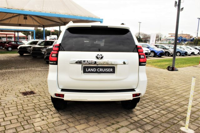 TOYOTA Land Cruiser 2.8 D4-D A/T 5 porte Executive Immagine 4