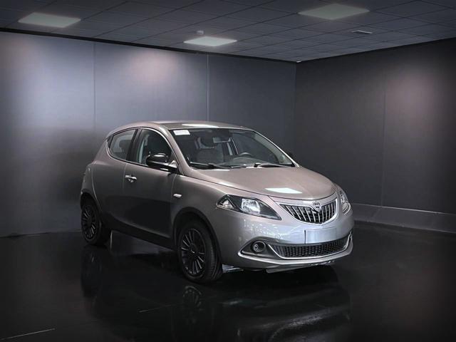 LANCIA Ypsilon 1.0 FireFly 5 porte S&S Hybrid Ecochic Silver Immagine 2