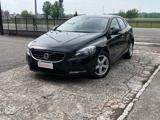 VOLVO V40 D2