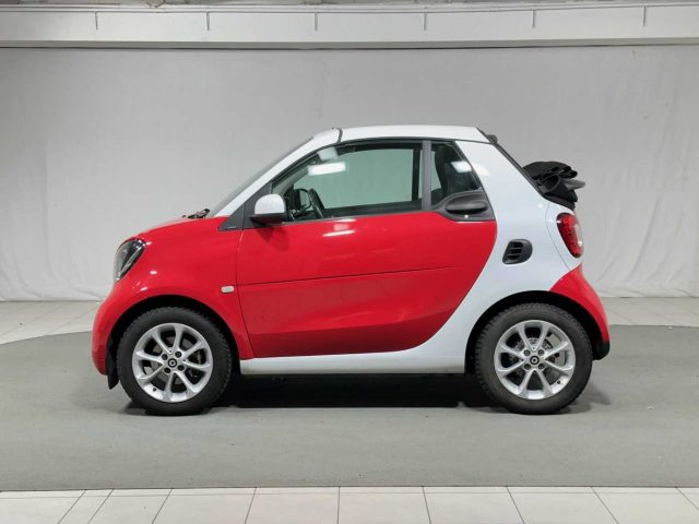 SMART ForTwo EQ cabrio Passion Immagine 1