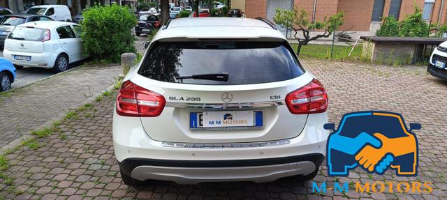 MERCEDES-BENZ GLA 200 CDI Premium Immagine 3