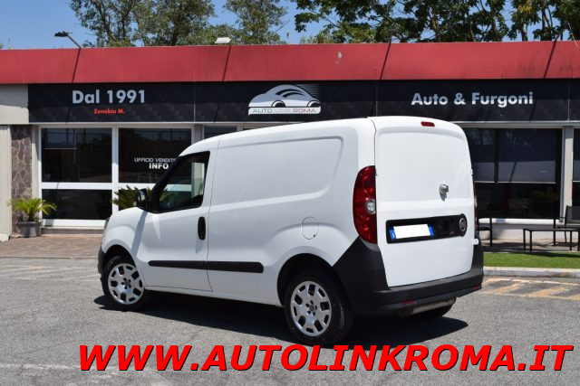 FIAT Doblo Cargo 1.4 Natural Power 3 Posti Lounge 120CV Immagine 4