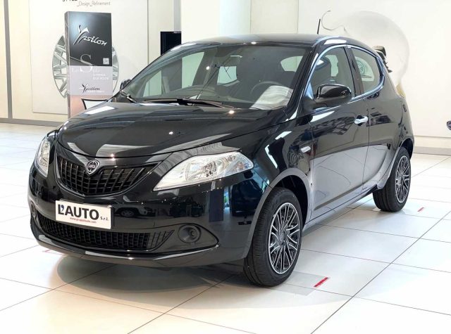 LANCIA Ypsilon 1.0 FireFly 5 porte S&S Hybrid Silver Plus Immagine 0