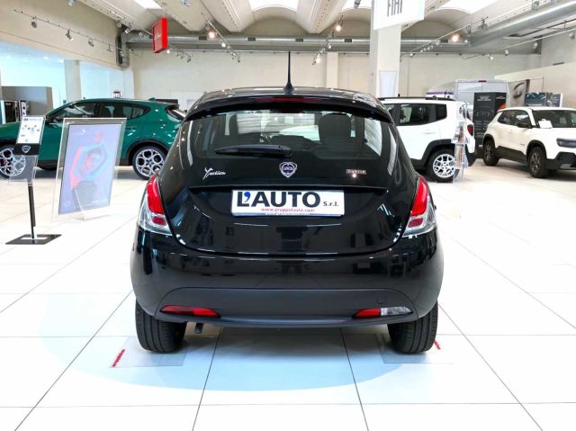 LANCIA Ypsilon 1.0 FireFly 5 porte S&S Hybrid Silver Plus Immagine 3