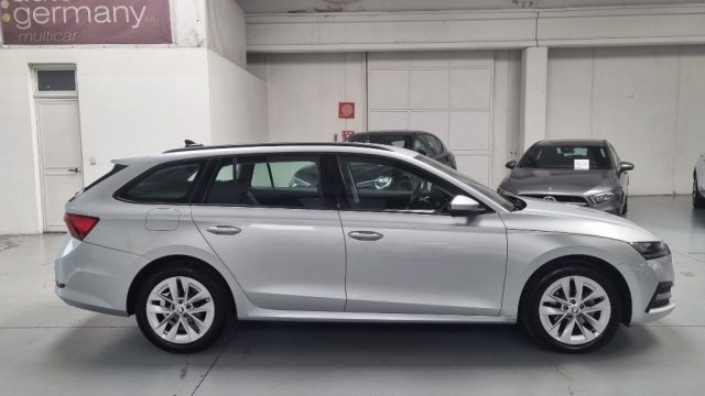 SKODA Octavia 2.0 TDI EVO SCR Wagon Executive Immagine 0