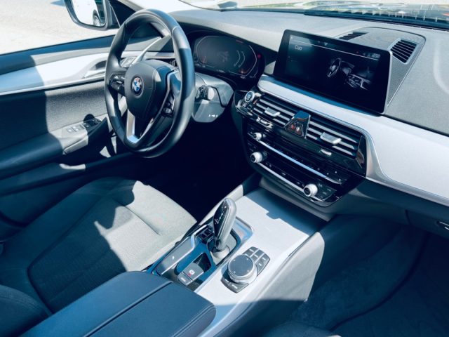 BMW 520 d Touring STEPTRONIC-FULL LED- COCKPIT Immagine 3