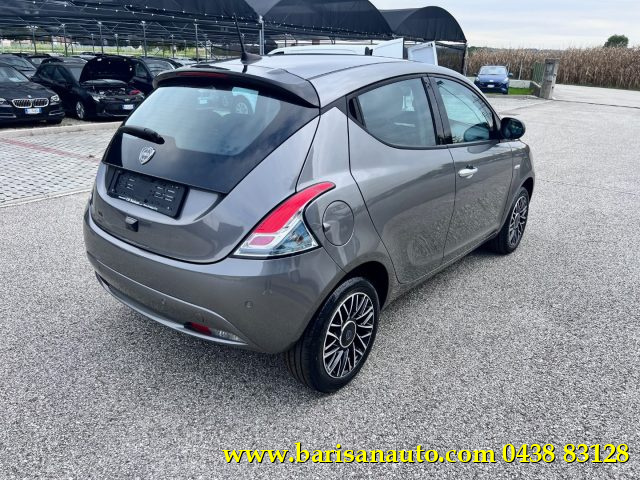 LANCIA Ypsilon 1.0 FireFly 5 porte S&S Hybrid Platino Immagine 2