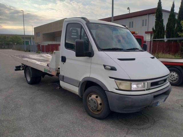 IVECO Daily CARROATTREZZI PATENTE B. Immagine 1