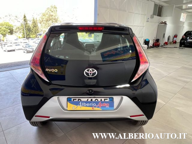 TOYOTA Aygo 1.0 VVT-i 69 CV 5 porte x-play Immagine 4