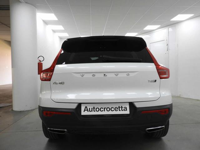 VOLVO XC40 T4 Immagine 3