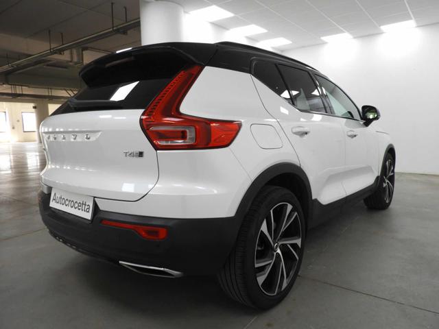 VOLVO XC40 T4 Immagine 4