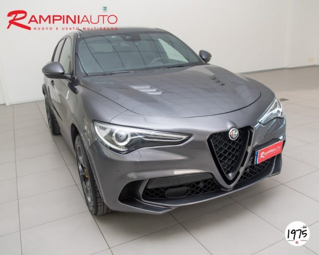 ALFA ROMEO Stelvio 2.9 Bi-Turbo V6 510 CV AT8 Quadrifoglio CARBOCERAM Immagine 2