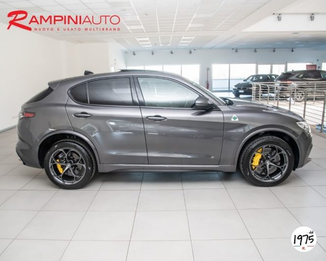 ALFA ROMEO Stelvio 2.9 Bi-Turbo V6 510 CV AT8 Quadrifoglio CARBOCERAM Immagine 4