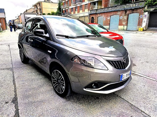 LANCIA Ypsilon 1.0 FireFly 5 porte S&S Hybrid Silver Immagine 0