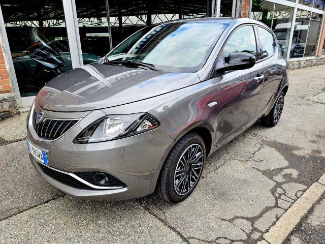 LANCIA Ypsilon 1.0 FireFly 5 porte S&S Hybrid Silver Immagine 2