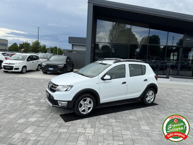 DACIA Sandero Stepway 0.9 TCe TurboGPL 90CV Start&Stop Immagine 2