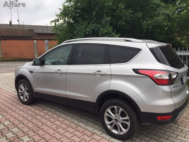 FORD Kuga 1.5 TDCI 120 CV S&S 2WD Titanium Business Immagine 1