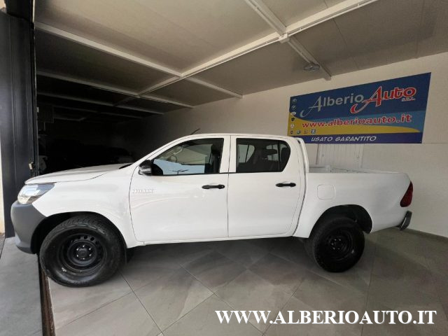 TOYOTA Hilux 2.4 D-4D 4WD 4 porte Double Cab Comfort Immagine 3