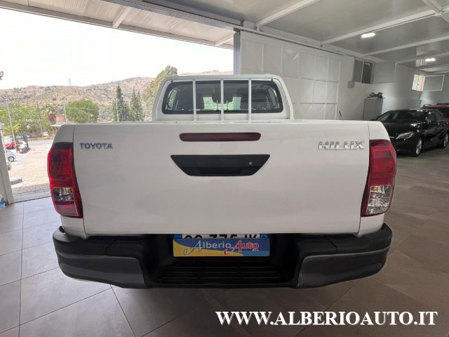 TOYOTA Hilux 2.4 D-4D 4WD 4 porte Double Cab Comfort Immagine 4