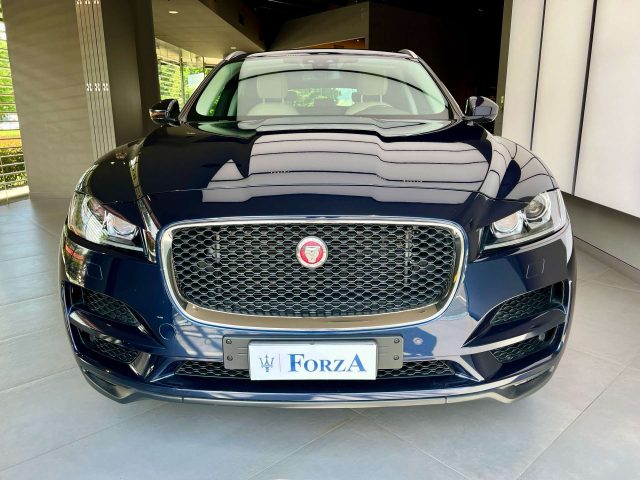 JAGUAR F-Pace 2.0d i4 Prestige awd 180cv my18 Immagine 1